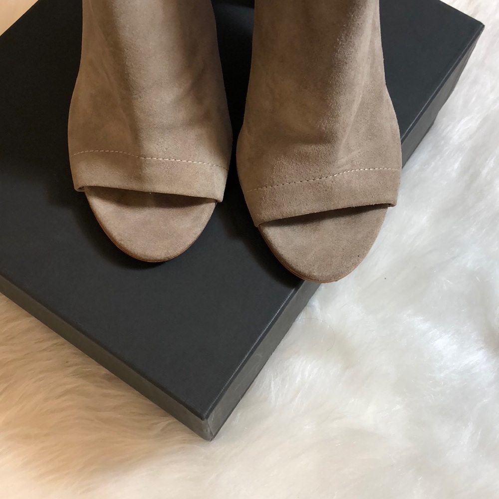 • V I N C E • ‘Addison’ Suede Boot - Picture 2 of 7